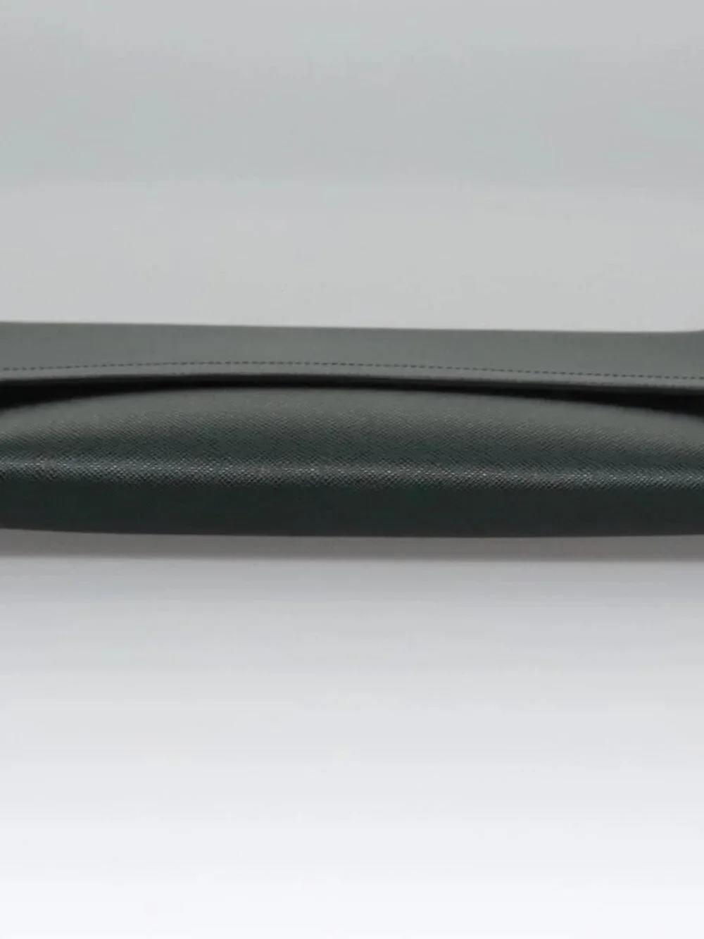 LOUIS VUITTON Taiga Leather Volga Briefcase Epicea M30204 LV Auth BA235 - Picture 6 of 16